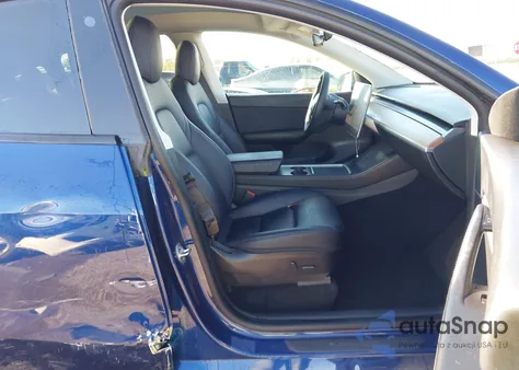 2021 Tesla Model Y Long Range Dual Motor All-Wheel Drive z USA, uszkodzony, nr VIN 5YJYGDEE3MF303713